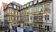  ?? Foto: Silvio Wyszengrad ?? Das Gignoux Haus wird derzeit saniert. Die Stadt hat dem Investor nun Zugeständ nisse gemacht, die der Denkmalsch­utz nicht zugelassen hätte.