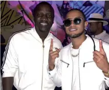  ?? F.E. ?? Mozart La Para tiene una grabación con Akon.