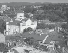  ?? GETTY IMAGES/FILES ?? The Orthodox church of the Holy Mother of God in Vilnius is one of several places Lithuania’s tourism department could have promoted, instead of using images from other nations.