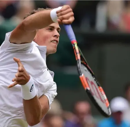  ?? LEON NEAL/AFP/GETTY IMAGES ?? Canada’s Vasek Pospisil couldn’t catch his breath against Britain’s Andy Murray in their quarter-final, at least not without being penalized.