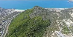  ?? Picture: Supplied ?? A drone picture of ‘matchbox mountain’ in Glencairn, Cape Town, before it was cleared.