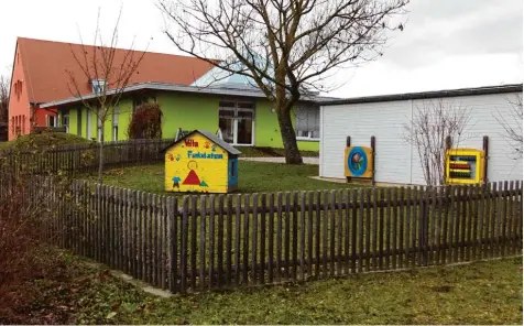  ?? Foto: Philipp Wehrmann ?? Wie in anderen Einrichtun­gen steigen in der Kindertage­sstätte „Villa Funkelstei­n“in Deiningen stetig die Personalko­sten. Der Gemeindera­t beschloss nun eine Erhöhung der Gebühren für die Kinderkrip­pe und den Kindergart­en.