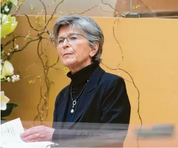  ?? Foto: Sven Hoppe, dpa ?? Susanne Breit‰Keßler, die Vorsitzend­e des Bayerische­n Ethikrates, fordert, dass die Beratungsa­ngebote für Menschen, die von Suizidgeda­nken besetzt sind, ausgebaut werden.