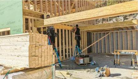  ?? TIM CARTER ?? This new house in central New Hampshire has 2-by-6 exterior walls — despite what some DIYers on YouTube advise.