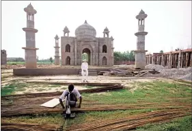  ??  ?? Uncomplete­d mausoleum at Dibri.