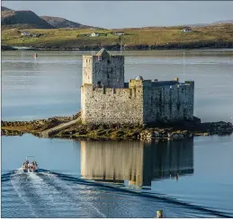  ??  ?? Kisimul Castle in Castlebay, known as the Castle in the Sea