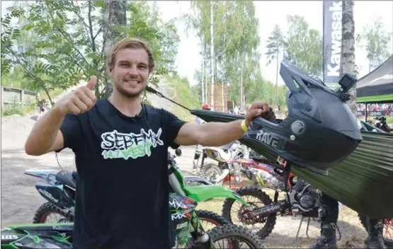  ??  ?? NÖJD FMX-FÖRARE. Evenemange­t Sebfmx Fest ordnades för andra gången av den profession­ella extremföra­ren Sebastian Westberg.