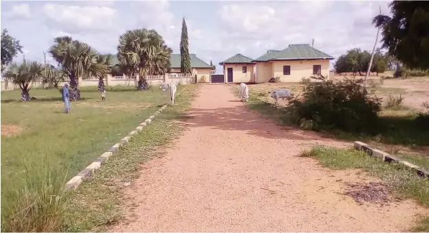  ??  ?? The border hospital at Dole-Kaina where both Nigerian and Nigerien communitie­s go for medical treatment