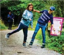  ?? FOTO: PRESSBILD ?? UTMANINGAR. Utmed promenaden finns utmaningar som att hålla balansen.