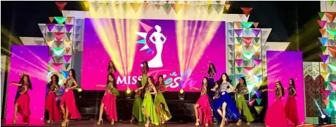  ??  ?? GRACEFUL PERFORMANC­E. with a special dance performanc­e.Miss FIESTA Communitie­s candidates entertain thousands of audiences