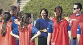  ?? // FOTOS: JORDI LóPEZ ?? Laura Llinàs i Jofre Mateu (esquerra), dos dels coaches del programa “Coaches Values” de l’Agrupació Barça Jugadors