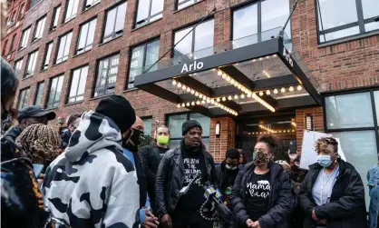  ?? Photograph: Lev Radin/Pacific Press/Rex/Shuttersto­ck ?? Keyon Harrold in front of Arlo SoHo, with his wife, Kat Rodriguez, after their son was wrongly accused of stealing a cell phone by Miya Ponsetto, on 16 January 2021.