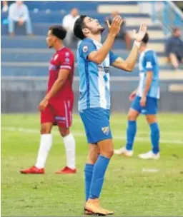  ?? MARILÚ BÁEZ ?? Antoñín se lamenta tras una acción fallida en la Federación.