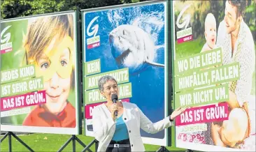  ?? [ APA ] ?? Am Donnerstag präsentier­ten die Grünen ihre zweite Plakatwell­e.