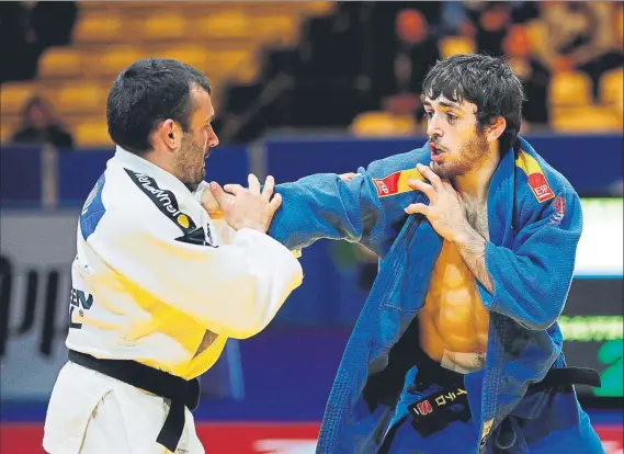  ?? FOTO: EFE ?? Alberto Gaitero, a la derecha, es uno de los jóvenes valores del judo español y busca demostrarl­o a nivel absoluto