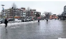  ?? ARCHIV: SEEG ?? Die Kaarster Innenstadt wird bald anders aussehen als auf diesem Foto. Ein großer Kritikpunk­t ist der Verkehr an der Alten Heerstraße.