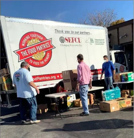  ?? FILE PHOTO ?? The Food Pantries for the Capital District saw a 1000% increase in the number of people seeking assistance in 2020.