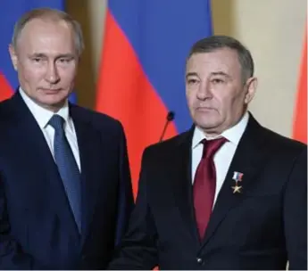  ?? FOTO VIA REUTERS ?? Nadat beelden van “het paleis van Poetin” op YouTube circuleerd­en, was het miljardair Arkadi Rotenberg (rechts) die claimde dat het gebouw van hem was.