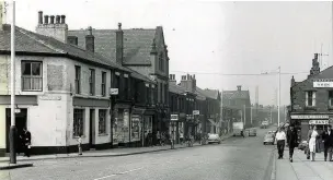  ??  ?? ●●Manchester Road in 1965