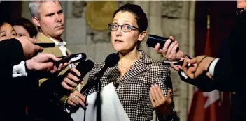  ??  ?? De plus, la ministre des Affaires étrangères, Chrystia Freeland, a rappelé hier que le Canada « soutient très fortement » ses alliés, dont les États-unis. PHOTO D’ARCHIVES, AGENCE QMI