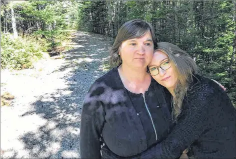  ?? ANDREW RANKIN/SALTWIRE NETWORK ?? Shaelene Robar, who has been coping with the debilitati­ng effects of Lyme disease for the last decade, is shown with her mom, Gail Robar, in New Ross.