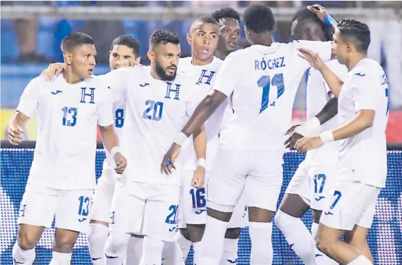  ??  ?? VENCEDORES. La Bicolor cumplió con la tarea de vencer a Martinica y clasificar a la próxima Copa Oro de 2021.