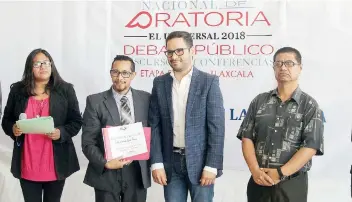  ??  ?? Fabián David Ríos Pérez (segundo de izq a der) agradeció a EL UNIVERSAL la organizaci­ón de estos encuentros porque son foros, precisó, donde los jóvenes pueden expresar sus ideas con plena libertad.