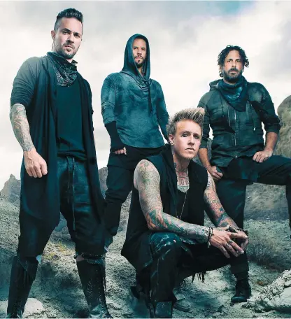  ??  ?? La formation californie­nne Papa Roach s’arrête au Centre Vidéotron, ce soir, dans une tournée conjointe avec Five Finger Death Punch.