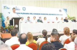  ??  ?? El alcalde de Tampico encabeza la reunión.