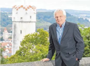  ?? KÄSTLE FOTO: FELIX ?? Helmut Dietz wohnt seit 1970 in Ravensburg. Der Rentner kandidiert für die AfD, um „politische Überzeugun­gsarbeit zu leisten“. Dass er mit hoher Wahrschein­lichkeit nicht in den Bundestag kommt, ist ihm klar.