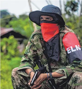  ?? FOTO: LUIS ROBAYO/AFP ?? Kolumbiens Iván Duque macht auch Kämpfer der ELN-Guerilla für die Morde verantwort­lich.