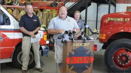  ?? JAY REEVES, THE ASSOCIATED PRESS ?? Fire Chief Billy McAdams, centre, speaks with reporters about a school shooting during a news conference in Townville, S.C., Thursday.