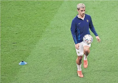  ?? [AFP] ?? Antoine Griezmann hat sich gewandelt, ist in Katar das Um und Auf im französisc­hen Mittelfeld.