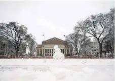  ?? /Getty Images ?? Snowed
under: The week in Minnesota started with two sunny spring days then turned into blizzard conditions.