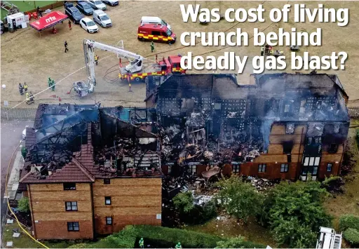  ?? ?? Destructio­n: The block of 36 flats in Bedford smoulders in the wake of yesterday’s inferno that claimed at least one life
