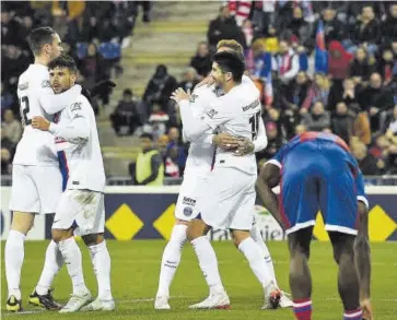  ?? //AFP ?? Carlos Soler encarriló la clasificac­ión de un PSG sin su tridente