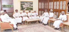  ?? ONA ?? Sayyid Hamoud bin Faisal al Busaidy, Minister of Interior, met at the Diwan General of the Ministry on Monday with the Head and members of the Main Committee for the Municipal Councils 2nd Term Elections. Sayyid Hamoud welcomed the attendees and...