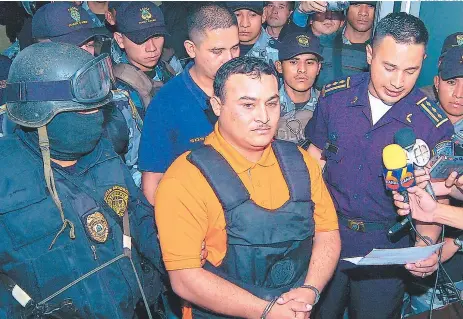  ?? FOTOS: EL HERALDO ?? Alex Montes Bobadilla fue capturado en junio de 2003, cuando transporta­ba 432 kilos de cocaína en una embarcació­n.