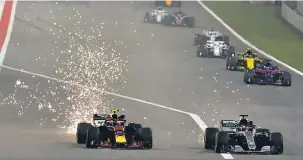  ?? Andrej Isakovic/AFP ?? Choque no Bahrein ainda repercute na F1: “É fácil culpar o jovem piloto”, diz Verstappen