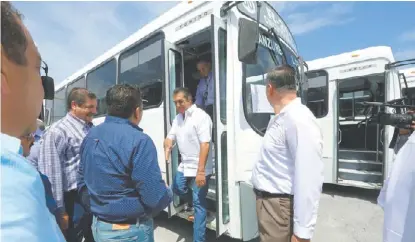  ?? LEONEL ROCHA ?? El anuncio se hizo durante un evento de conexión de transporte público en diversos municipios.