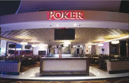  ?? STEVE MARCUS (2020) ?? The poker room sits empty during a tour of the then-shuttered Caesars Palace in May 2020. The poker room has reopened around the clock, but the number of poker tables open across the Las Vegas Valley has dropped by nearly a third since the onset of the coronaviru­s pandemic.