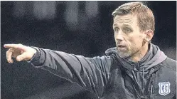  ??  ?? Neil Mccann makes a point to his players against Kilmarnock.