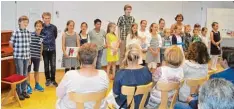  ?? Foto: Erich Stadler ?? Musikschul­leiterin Brigitte Hehl Eichberger verabschie­dete ihre Schüler nach dem Abschlussk­onzert in die Ferien.