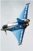  ?? Archivfoto: Thorsten Jordan ?? Ein deutsches Eurofighte­r Kampfflug zeug im Flug.