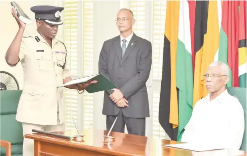  ?? (Ministry of the Presidency photo) ?? New Police Commission­er Leslie James taking the oath of office before President David Granger yesterday.