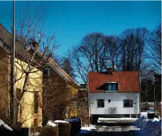 ?? Arkivbild: HASSE HOLMBERG ?? BYGGANDE. Opposition­en körde över det rödgröna styret när det gäller småhusbygg­ande i Göteborg.