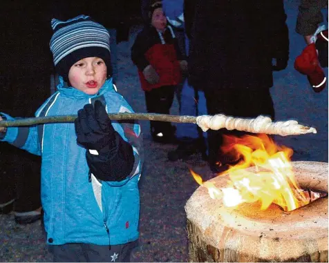  ?? Foto: Peter Stöbich ?? Der Weihnachts­markt auf Gut Mergenthau lockt wieder mit vielen Attraktion­en.