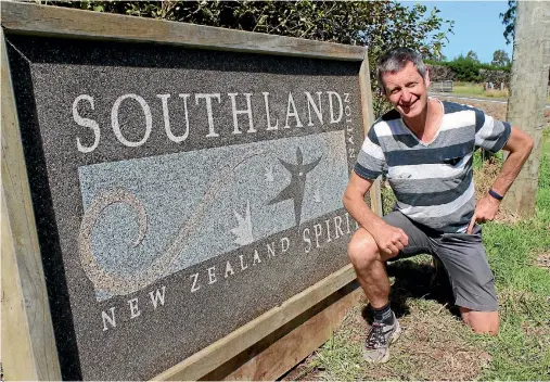  ?? AMBER-LEIGH WOOLF/FAIRFAX NZ ?? wSouthland Spirit of a Nation brand manager and event manager Gerry Forde has uncovered the brand’s original sign at a property on Fairweathe­r Rd, near Invercargi­ll.