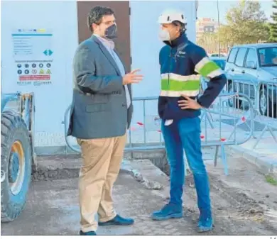  ?? D. A. ?? Francisco Gutiérrez visita el inicio de los trabajos en el entorno del Teatro Auditorio.