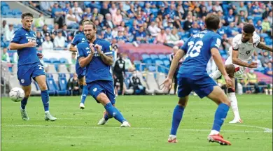  ?? ?? TARGET PRACTICE: Philip Billing had time and space to score the game’s only goal from the edge of the box